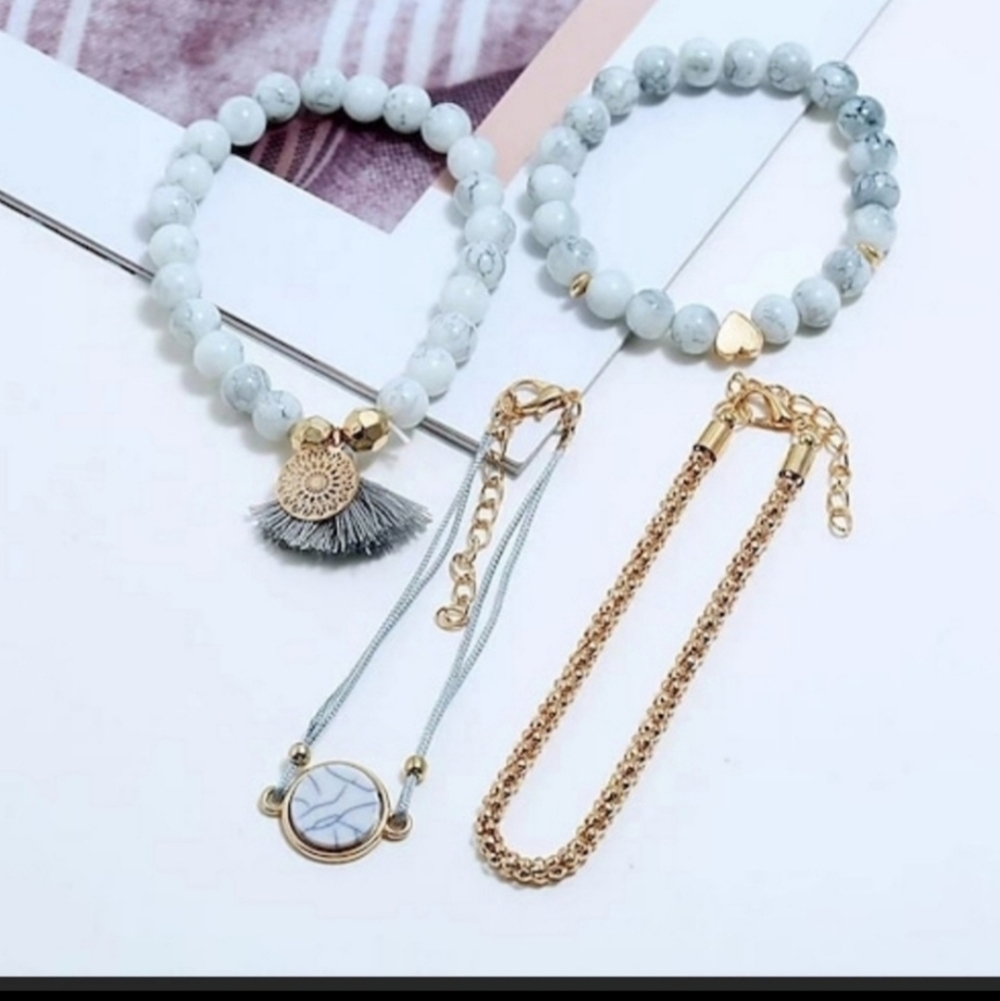 🍒 NWT GREEN BRACELET SET - Picture 3 of 5